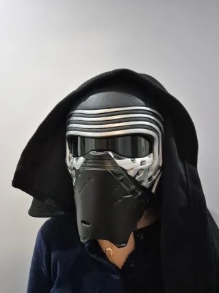Mascara Kylo Ren Star Wars c/ modulador voz