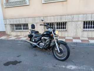 Suzuki Intruder 250( se cambia o vende)