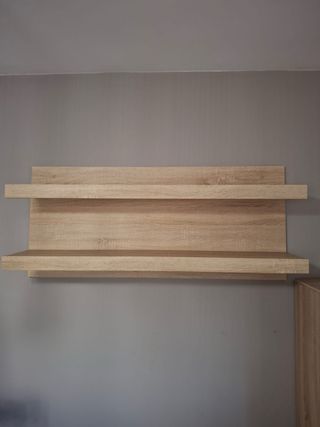 Estantería de madera para salón