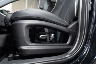 EBRO S400 1.5 DHE HEV Excellence CVT