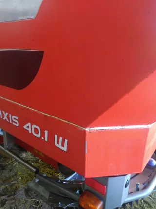 Abonadora Kuhn Axis 40.1 W