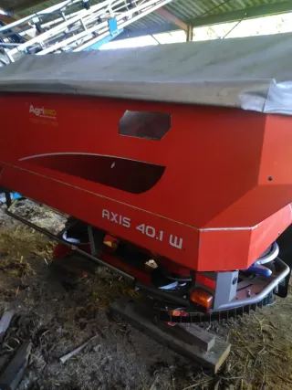 Abonadora Kuhn Axis 40.1 W