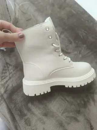 Botas blancas calentitas