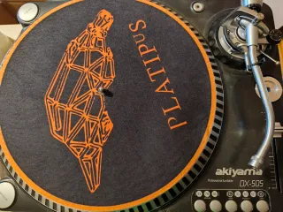 Plato giradiscos Akiyama DX-505