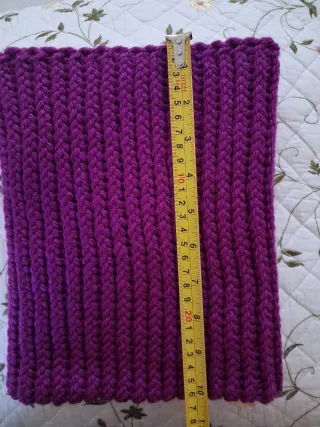 Bufanda cuello morado tejido