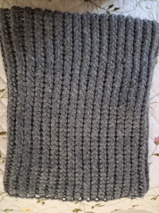 Bufanda cuello morado tejido