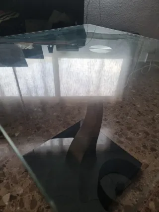 Mesita de centro cristal y metal