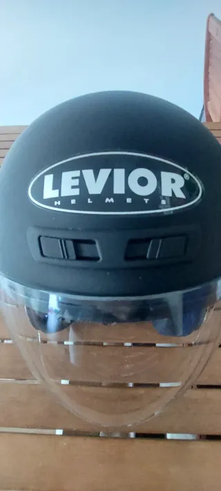 Casco Moto Negro con Visera, NUEVO, por ESTRENAR