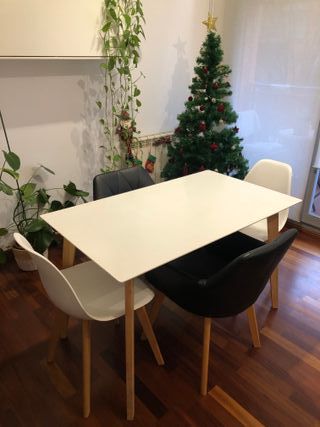 Juego de comedor moderno