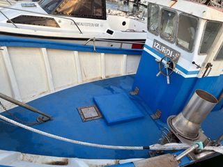 Barco merluzera 7,30mx 2,20m y 1,20 de puntal