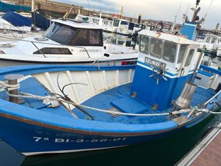 Barco merluzera 7,30mx 2,20m y 1,20 de puntal