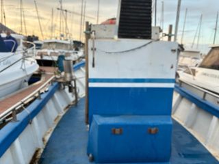 Barco merluzera 7,30mx 2,20m y 1,20 de puntal