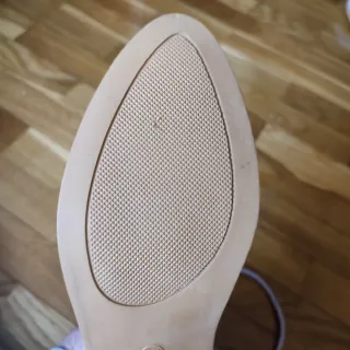 Botines grises con cremallera