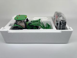 Siku Control 6777 John Deere 7R con pala