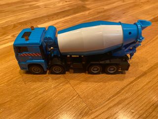 Camión Hormigonera Azul