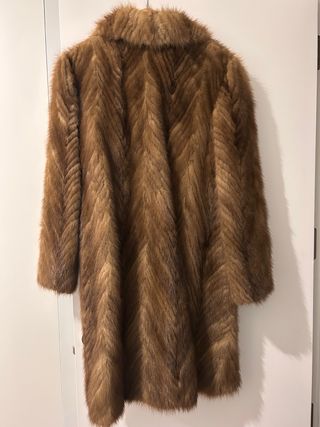 Abrigo de piel marrón