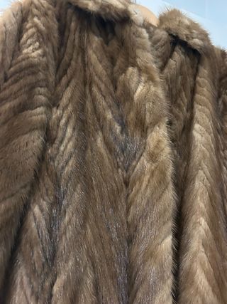 Abrigo de piel marrón