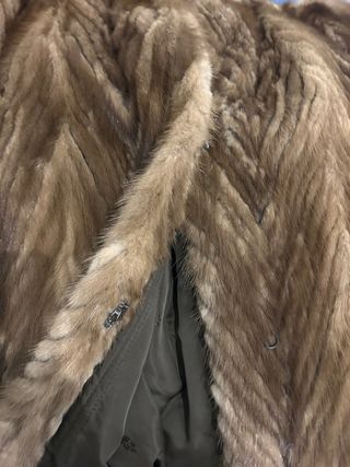 Abrigo de piel marrón