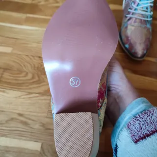 Botines bordados florales