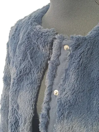 Abrigo pelo sintético azul