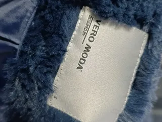 Abrigo pelo sintético azul