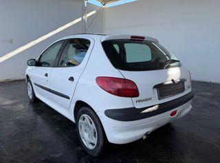 PEUGEOT 206 1.9D 70CV MANUAL 5PT 5PZ AÑO 2001