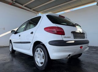 PEUGEOT 206 1.9D 70CV MANUAL 5PT 5PZ AÑO 2001