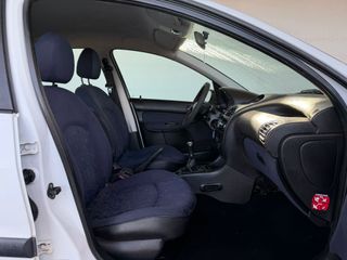 PEUGEOT 206 1.9D 70CV MANUAL 5PT 5PZ AÑO 2001