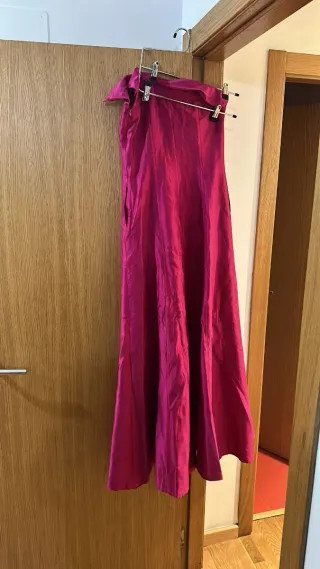 Vestido fiesta fucsia, palabra de honor