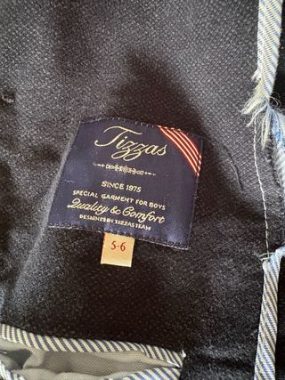 Traje de chaqueta y pantalón niño 5-6 años .