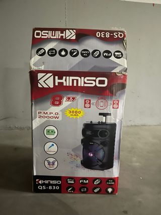 Altavoz con portátil con tirador y ruedas