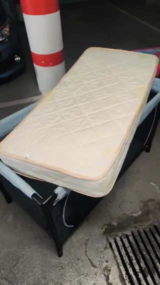 Cuna de viaje plegable