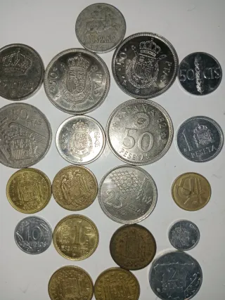 Lote 20 monedas pesetas diferentes valores y años