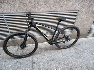 Bicicleta Scott Negra y Amarilla