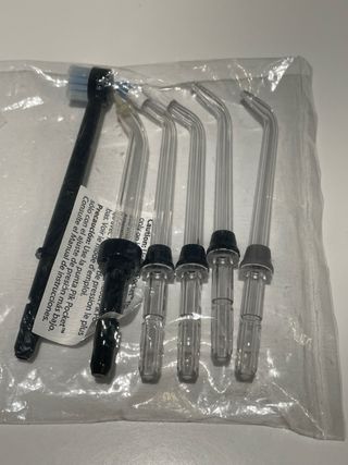 Irrigador Waterpik Waterflosser, color negro.