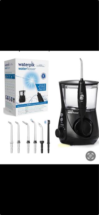 Irrigador Waterpik Waterflosser, color negro.