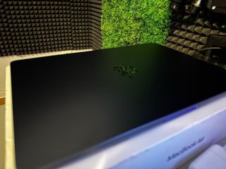 MacBook Air 13” M4 (2025) · 16 GB RAM · 256 GB