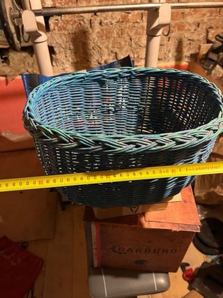 Cesto intrecciato blu