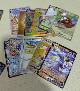 Cartas Pokémon Variadas