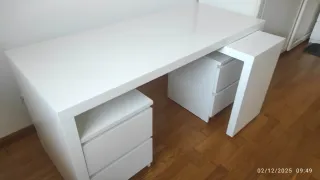 Escritorio Malm blanco lanco con tablero extraíble