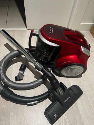 Aspiradora Taurus Roja