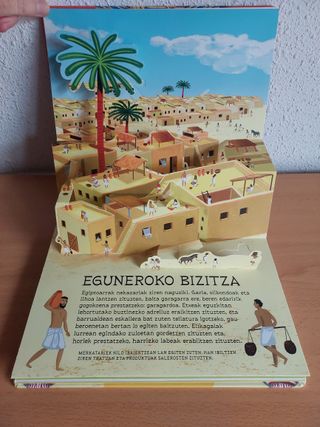 Libro Egipto con 6 desplegables (euskera, 8 años)