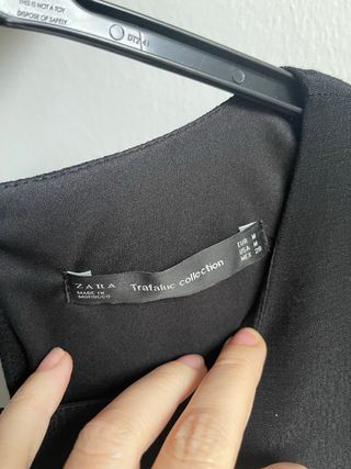 Vestido negro Zara