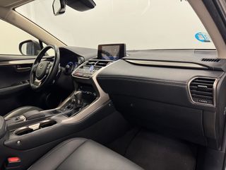 Lexus NX 300H Premium