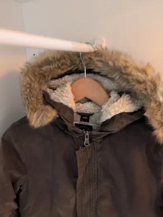 Abrigo Scalpers niño caqui T8