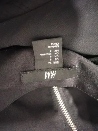 Top H&M Negro con Cremallera