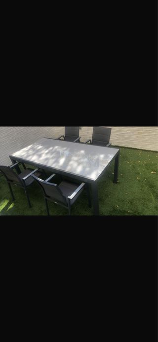 Mesa y 4 Sillas de Jardín