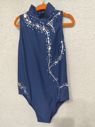 Malla de gimnasia azul con pedrería