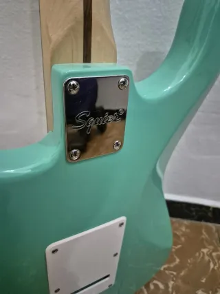 Guitarra Squier Indonesia surf green