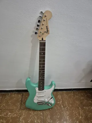Guitarra Squier Indonesia surf green